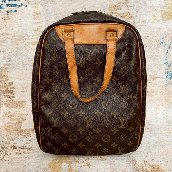 Authentic Vintage Louis Vuitton Excursion Bag - Picture 3 of 12